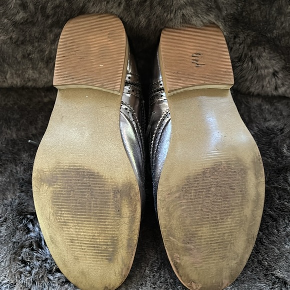 Women’s silver Oxford - Picture 3 of 3